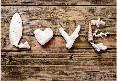 Fotobehangkoning - Behang - Vliesbehang - Fotobehang Liefde op Hout - Declaration Of Love - 300 x 210 cm