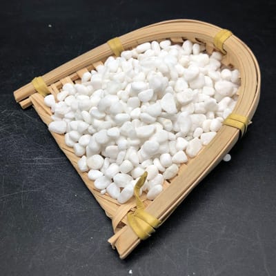 Natuurlijke Decoratieve Steentjes 6-9 mm - 1 kg Witte Kiezels voor Tuin, Vazen en Grafdecoratie, Perfect voor Plantenpotten en Landschapsontwerp