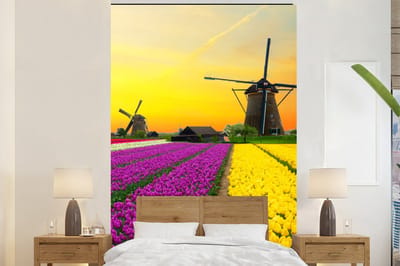 Behang - Fotobehang Windmolen - Tulpen - Bloemen - Lente - Breedte 200 cm x hoogte 300 cm