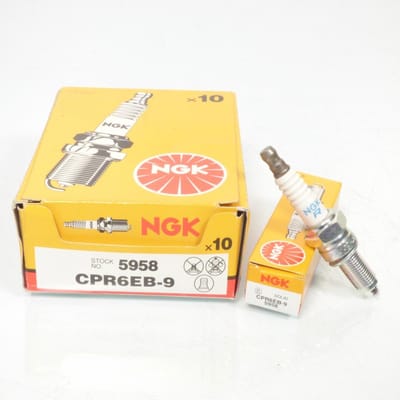 Bougie d'allumage NGK pour Moto Victory 1500 8 BALLS Après 2005 CPR6EB-9 / 5958 / Par 10 Neuf