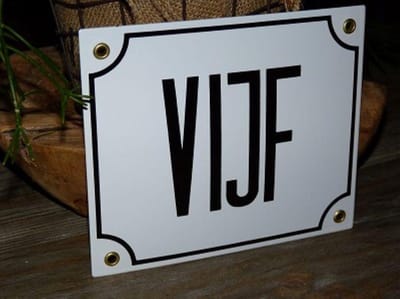 Emaille huisnummer 18x15 wit/zwart  VIJF