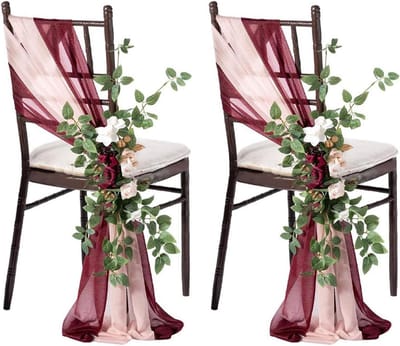 Bruiloft Stoeldecoratie - Kunstbloemen Arrangement - Bruiloft Versieren - Handgemaakt met Kunstbloemen - 50x32x6 cm - Wine Red