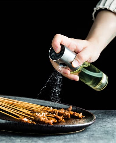 RVS Olijfolie Sprayer - Olieverstuiver - Oliespuit - Barbeque/BBQ en Keuken Accesoires - Spray - Voor Salades en Pastas - Olijfoliespuit - Olijfoliepomp