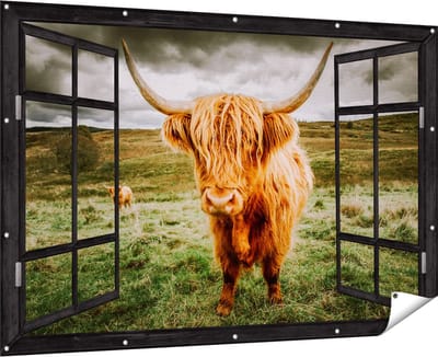 Gards Tuinposter Doorkijk Schotse Hooglanders in de Weide met Wolken - 180x120 cm - Tuindoek - Tuindecoratie - Wanddecoratie buiten - Tuinschilderij