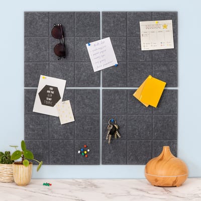 Vita Autentica Prikbord Memobord Viltbord Zelfklevend – Set van 4 stuks – Vierkant Reliëf - Incl. 20 Punaises - 30cm x 30cm x 1cm per stuk – Muur Organizer - Plan Bord - Wand Decoratie - Donker Grijs