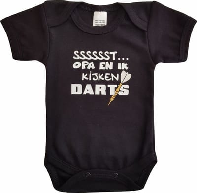 Zwarte romper met "Sssssst... Opa en ik kijken darts" - maat 68 - cadeautje, kraamcadeau, grappig, geschenk, baby, tekst, darten, opadag, grootvader