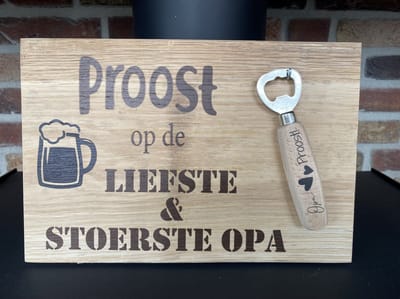 Creaties van Hier - Tekstbord - vaderdag cadeau - 0pa - met losse opener - 20x30 cm - Hout
