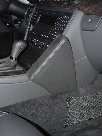 Kuda houder geschikt voor Mercedes Benz E-Klasse (W211) 03/2002-12/2008 Kleur: Zwart