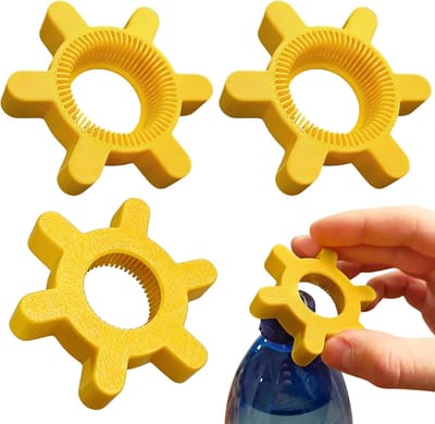Drie plastic flesopeners, ergonomisch ontworpen voor een gemakkelijke grip, geschikt voor ouderen, mensen met zwakke handen en mensen met artritis. Multifunctionele gele flesopener sleutelhanger, geschikt voor frisdranken en keukengadgets.