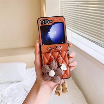 Étui de téléphone en cuir avec bague florale pour Samsung Galaxy Z Flip 6 5 4 3 Flip5 Flip4 Flip3 5G Housse de protection antichoc Galaxy Z Flip6 brown
