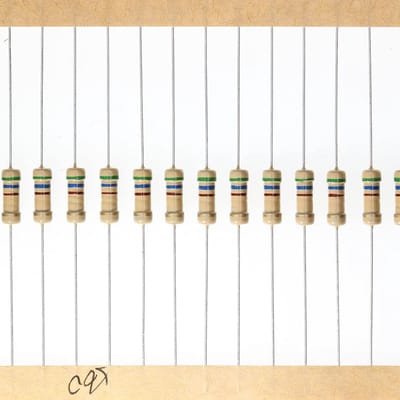 Koolfilm Weerstanden - Componenten Set - Elektronica Projecten - 100 Stuks Pakket - 560 Ohm Tolerantie