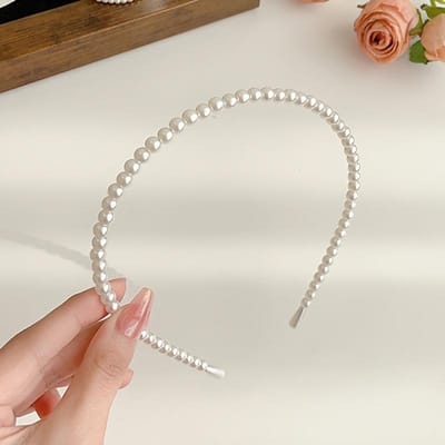 1 st Elegante Hoofdband met Imitatieparels - Minimalistische Luxe Stijl, Verfijnd Haaraccessoire voor Vrouwen, Perfect voor Formele of Informele Gelegenheden wit