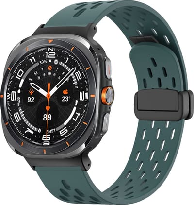 Bandz Sport band 'Air' met magnetische D-buckle sluiting - geschikt voor Samsung Galaxy Watch Ultra 2 (2026) / Ultra (2024/2025) - hoogwaardig siliconen materiaal smartwatch bandje (dennengroen)