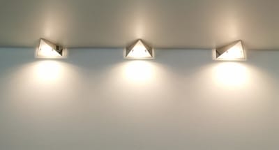 Trango Set van 3 keuken-onderkastarmaturen 6739-32 *COOK* incl. 3x 4,8 Watt LED-module 3000K warmwitte inbouwarmatuur - inbouwspot van roestvrij staal - schakelaar - driehoekige lamp - kastverlichting - keukenlamp