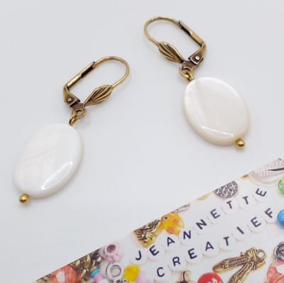 Jeannette-Creatief® - Beach - Ovale Schelp & Brons - Dames Oorbellen - Bronzen Oorbellen - Oorbellen Brons - Oorbellen met Schelp