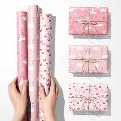 Roze inpakpapier - Cadeaupapier rollen - Feestelijke Geschenkverpakking - Met gesneden lijnen - 3 rollen 43x304cm - Zwaan hart