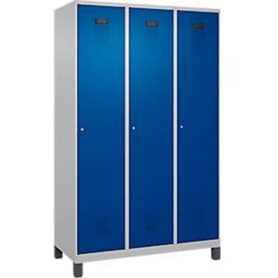 C+P Evolo Plus garderobekast, 3 vakken, 400 mm vakbreedte, met poten, rechts scharnierend, soft-close, inbraakwerend, B 1200 x D 500 x H 1950 mm, cilinderslot, alu wit RAL 9006/genziana blauw RAL 5010