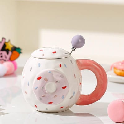 Tasse en céramique beignet coloré sous glaçure avec couvercle et cuillère, tasse à café anti-brûlure pour femmes avec une apparence élevée, tasse à eau portable, coffret cadeau 400ML white
