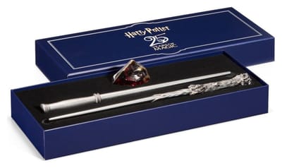 Noble Collection Harry Potter: 25th Anniversary Sorcerer's Stone & Toverstokken Set Replica: 1/1