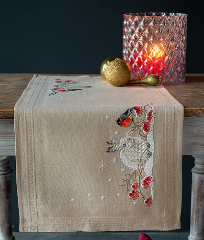 Vervaco - Loper kit - Kerst - Sneeuwhaas en goudvink - PN-0194650 - Borduren - Borduurpakket - Borduurpakket volwassenen - Borduurpakket kind