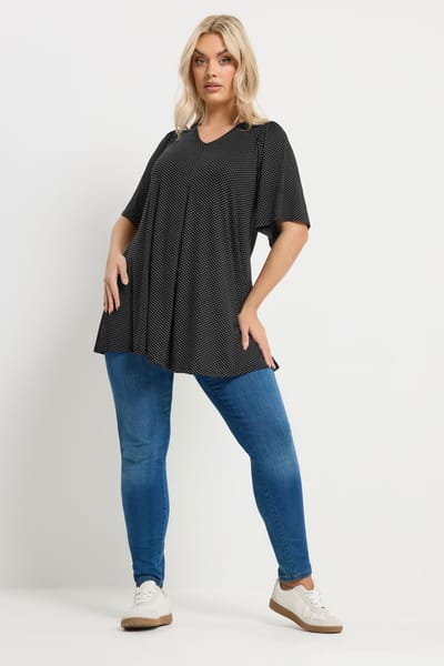 Yours Zwarte Top Met Stippen Aan De Voorkant Size 44
