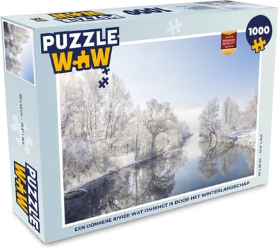 Puzzel Een donkere rivier wat omringt is door het winterlandschap - Legpuzzel - Puzzel 1000 stukjes volwassenen