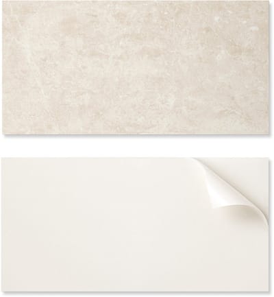 Kant-en-klaar vinylpaneel met decoratieve print, 100x50 cm, natuurlijke lichte steenkleur.