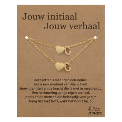 Letter C ketting + armband set op Cadeau Kaartje - Jouw initiaal, jouw verhaal - Goudkleurig Stainless Steel - Initiaal & Hartje Hanger - Pax Amare