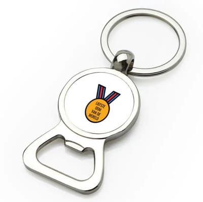 Akyol - liefste oom van de wereld flesopener - Oom - de liefste oom - verjaardagscadeau - verjaardag - cadeau - cadeautje voor oom - oom artikelen - kado - geschenk - gift - 9 bij 3 cm