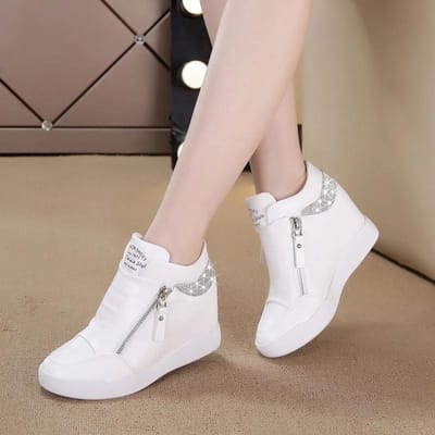 Nouvelles baskets montantes pour femmes printemps nouvelles chaussures décontractées à talon caché fermeture éclair latérale femmes chaussures à rivets compensés à plateforme blanche 39 beige