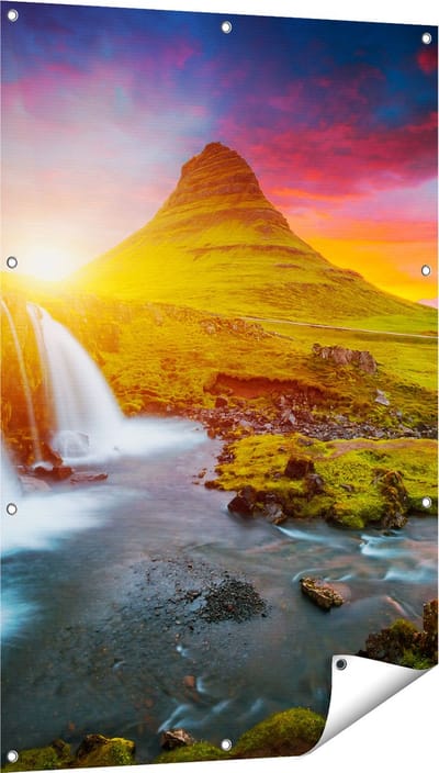 Gards Tuinposter Waterval bij een Vulkaan met Zonsondergang - 80x120 cm - Tuindoek - Tuindecoratie - Wanddecoratie buiten - Tuinschilderij