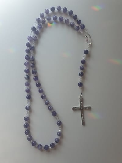 Rozenkrans, Paternoster gemaakt met Amethist kralen (halfedelsteen) en o.a. Kristallen van Swarovski, gebedssnoer, kruisteken, Meditatie, spiritueel, geloof, geloofsteken, gebed, gebedssnoer, gebedsketting, kerstpakket cadeau.