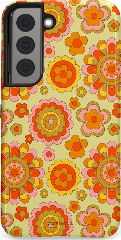 Casetastic Hoesje Geschikt voor Samsung S22 - Stijlvolle Beschermende Duo-layer Case - Retro Oranje Bloemen