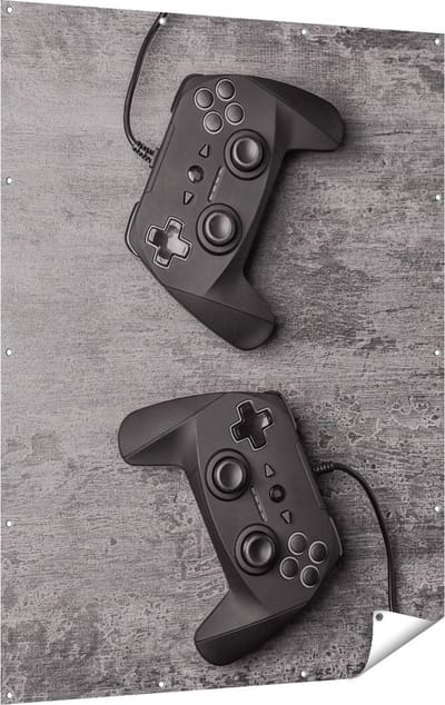Gards Tuinposter Twee Game Controllers op Tafel - Gaming - 120x160 cm - Tuindoek - Tuindecoratie - Wanddecoratie buiten - Tuinschilderij