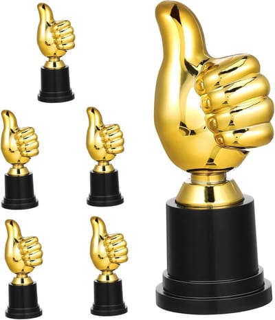 Mini Trofee Set - Award Bekers - Wedstrijden Belonen - Duimvorm Ontwerp - 6 Stuks - Zoals Afgebeeld