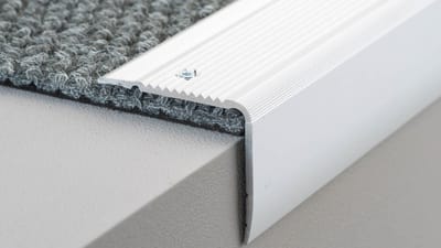 Aluminium trapprofiel geboord - trapneusprofiel - trapneus - 55mm x 2,50mtr