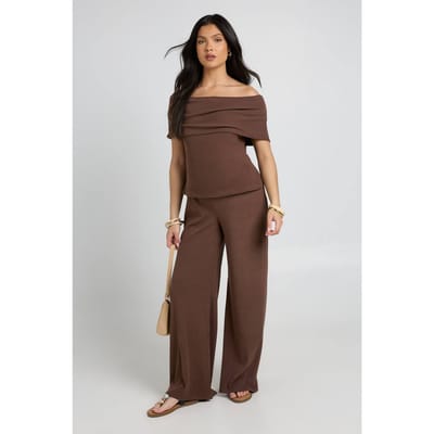 boohoo Dames Zwangerschaps Zachte Rib Bardot Top & Wijde Pijpen Broek Co-ord Set | Chocoladebruin | Maat: 44