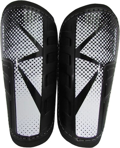 Slip-in Voetbal Scheenbeschermers - Zwart - Maat M