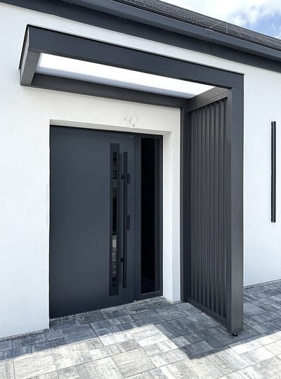 Deurluifel LUNA 90 x 300 x 250 cm - Antraciet - Moderne Luifel met Zijpaneel (L/R) - BSH Constructiehout (Brettschichtholz) en Gehard Glas - model L30 – Zinken Rand - inclusief Montage op Locatie
