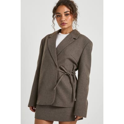 boohoo Dames Blazer met ceintuur, wollook en dasdetail | Taupe | Maat: 8