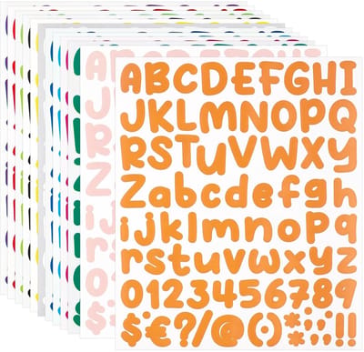 Dailygoods- Letterstickers 972 Stuks - Vinyl Stickers - Kleine Letters/Nummers - Waterdicht - Creatieve Decoratie - Zelfklevend Ontwerp