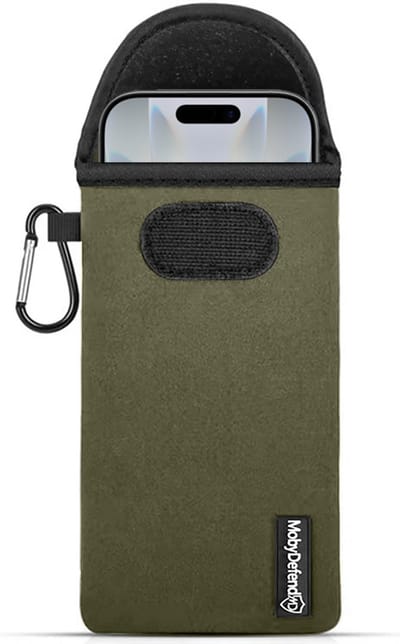 MobyDefend Hoesje - Geschikt voor iPhone 17 - Neopreen Pouch Met Karabijnhaak - Insteek - Riemlus - Groen