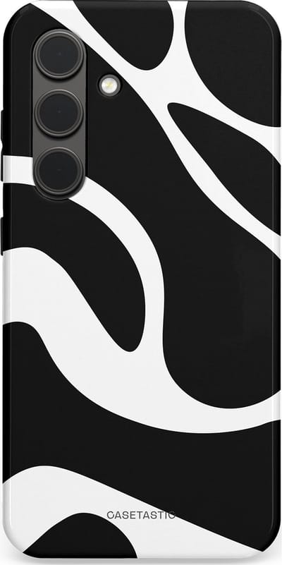 Casetastic Hoesje Geschikt voor Samsung S24 - Stijlvolle Beschermende Duo-layer Case - Zwart Wit Golven
