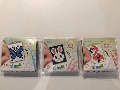 SET 3 PIXELHOBBY MEDAILLONS VLINDER-KONIJN-FLAMINGO