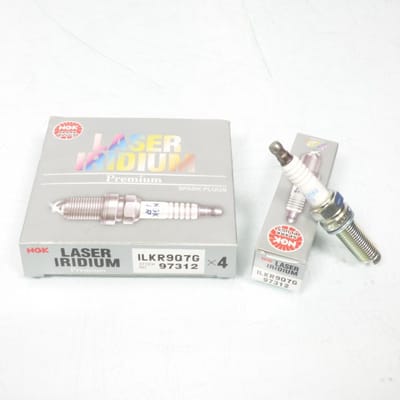 Bougie d'allumage NGK pour Auto ILKR9Q7G / 97312 / Par 4 Neuf