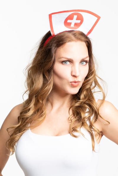 Partychimp Voordeelverpakking 6 pack Verpleegster Diadeem Zuster Diadeem Carnaval Accessoires voor bij Carnavalskleding Dames Carnavalskleding Heren Verkleedkleren Volwassenen – Rood/Wit- 6 pack