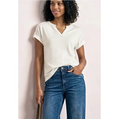 Shirt met gespleten hals en knoopdetails