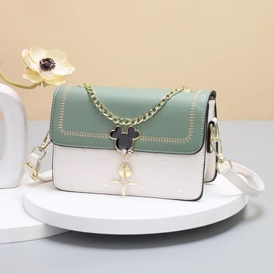Nieuwe Handtas met Hoge Waarde, Splicing, Liefde Geborduurde Schoudertas, Eenvoudige en Sfeervolle Kleurblokkerende Crossbody Tas, Dames Tas . gray