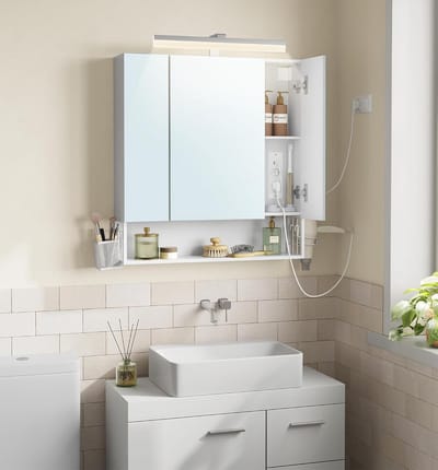 Badkamerkast met LED Verlichting 16.5x70x75 cm – Spiegelkast met Stopcontacten, USB-Poorten, Föhnhouder, Hangmandje & Open Vakken – Wandkast voor Badkamer – Modern Wolkenwit –