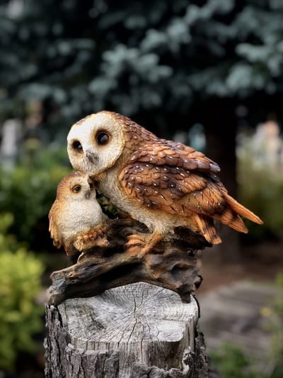 Kerkuil met baby 21 cm hoog - polyester - polystone - zomercollectie - herfstcollectie - beeld - tuinbeeld - hoogkwalitatieve kunststof - decoratiefiguur - interieur - accessoire - voor binnen - voor buiten - cadeau - geschenk - kerst - nieuwjaar